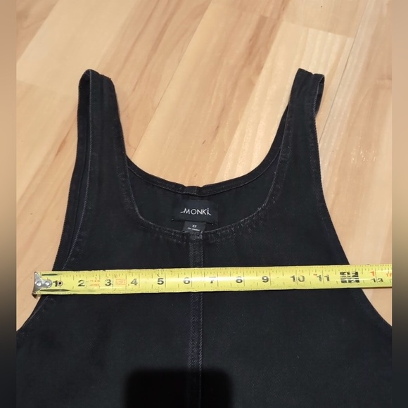 Monki denim pinafore dress in black - Picture 6 of 8